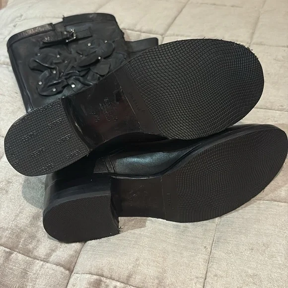 Valentino Garavani Black Heeled Moto Boots Tea Rose Studded Italian Leather 37.5 - Picture 2 of 10